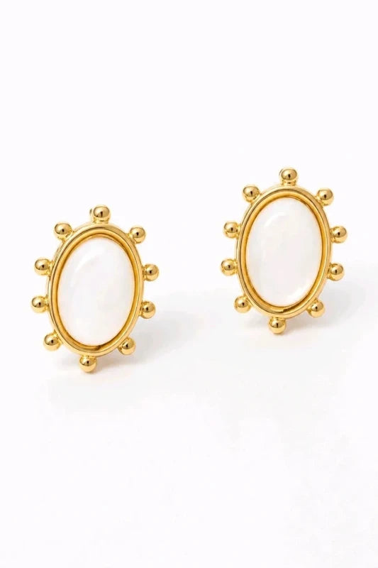 Boucles d’Oreilles Nacre Ovale – Élégance Solaire