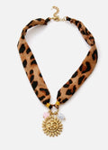 Collier foulard léopard avec pendentif soleil doré