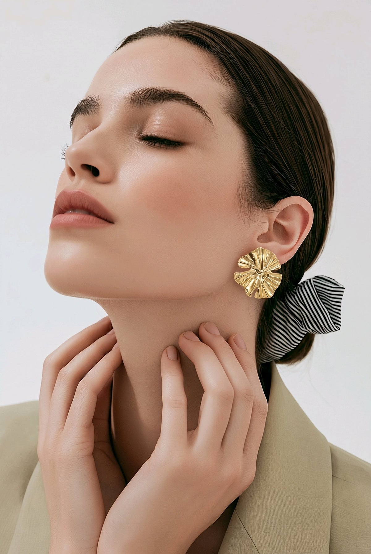 Boucles d’Oreilles Fleur Sculptée – Chic & Tendance